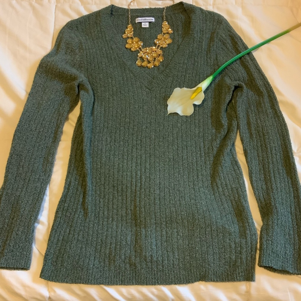Woman’s v neck sweater